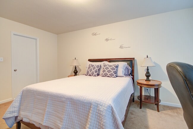 Building Photo - 16695 Wellhouse Dr