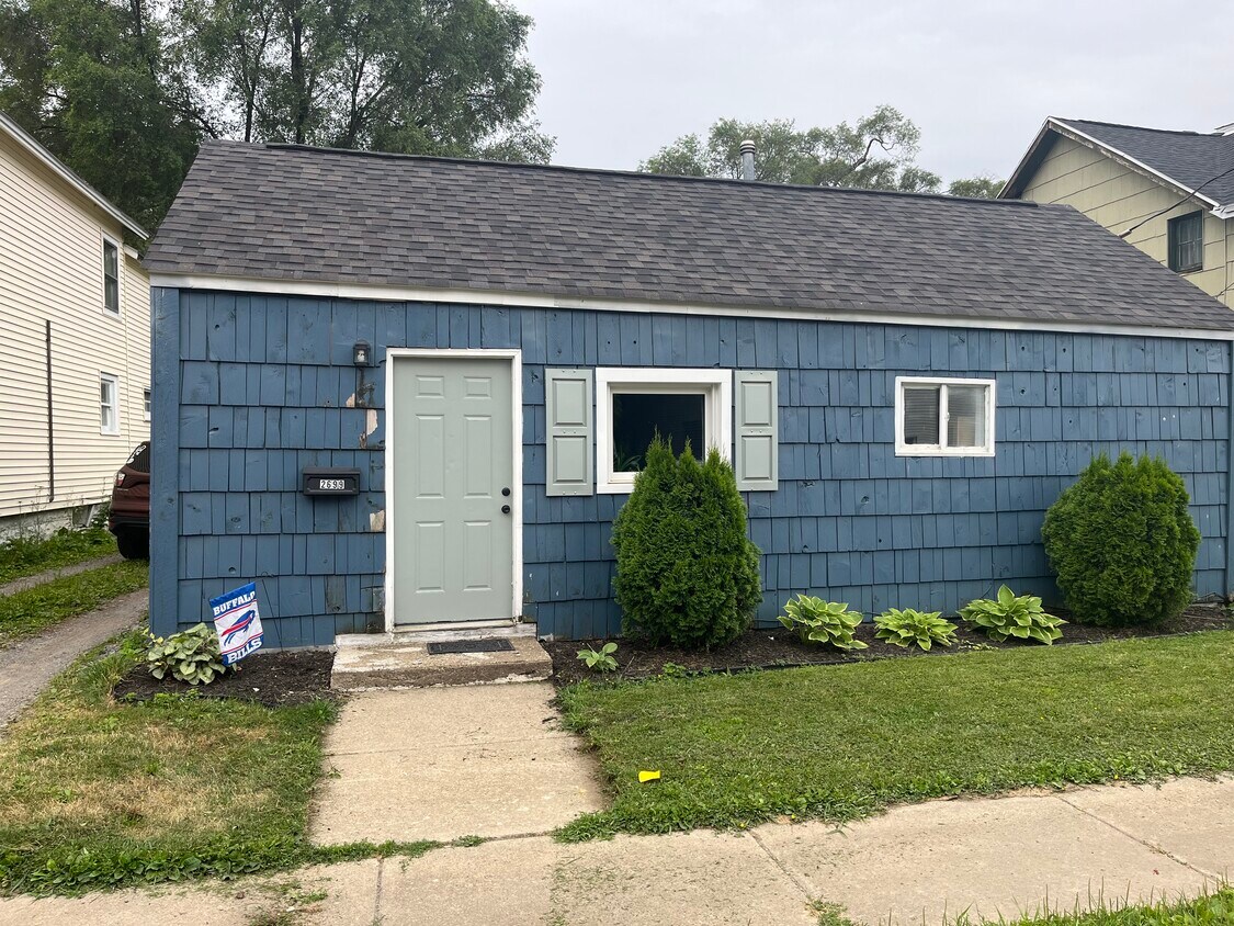 Primary Photo - 2699 Green St