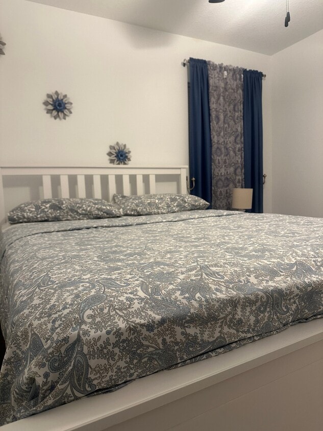 Foto del edificio - 3421 Yarian Dr