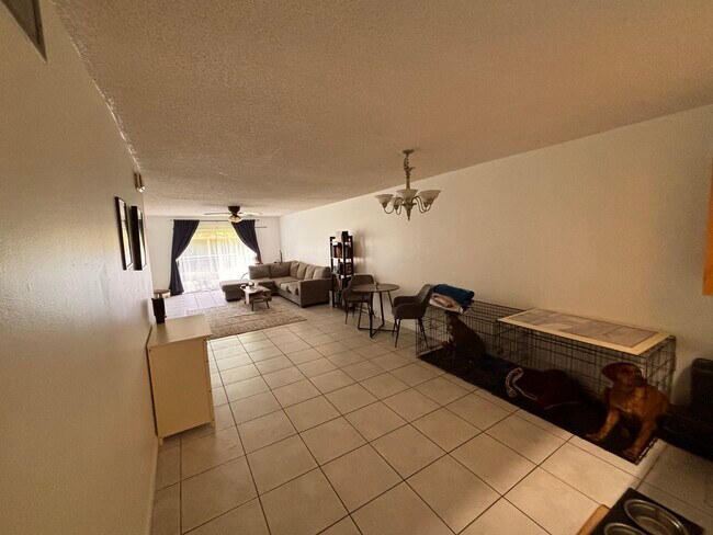 Foto del edificio - 2925 SW 22nd Ave