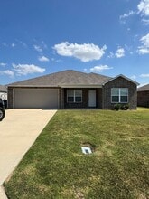 Building Photo - 3812 Keeneland Dr