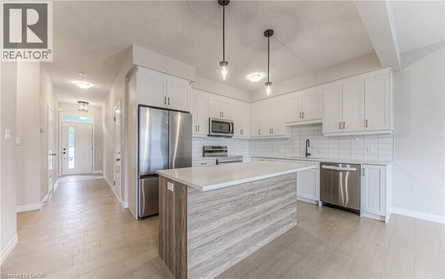 Building Photo - 252 Green Gate Blvd