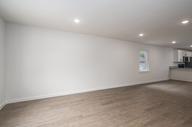 Building Photo - 12 Catawba Ave