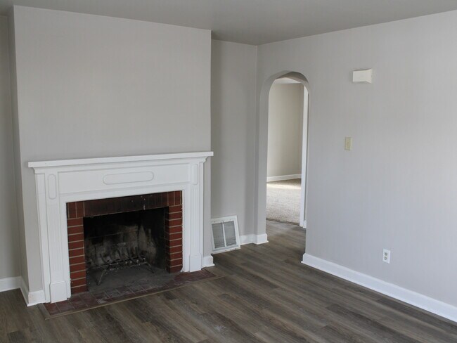 Foto del edificio - 483 S Military Rd