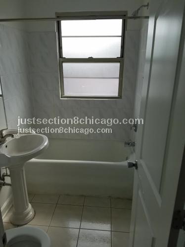 Building Photo - 5554 W North Ave