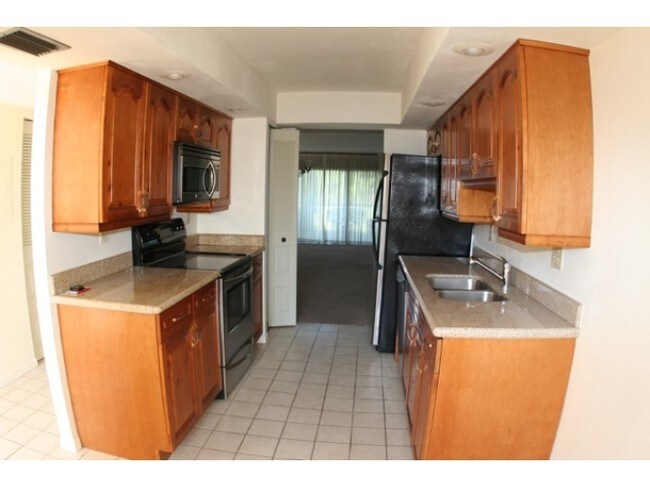 Foto del edificio - 3300 Cove Cay Dr