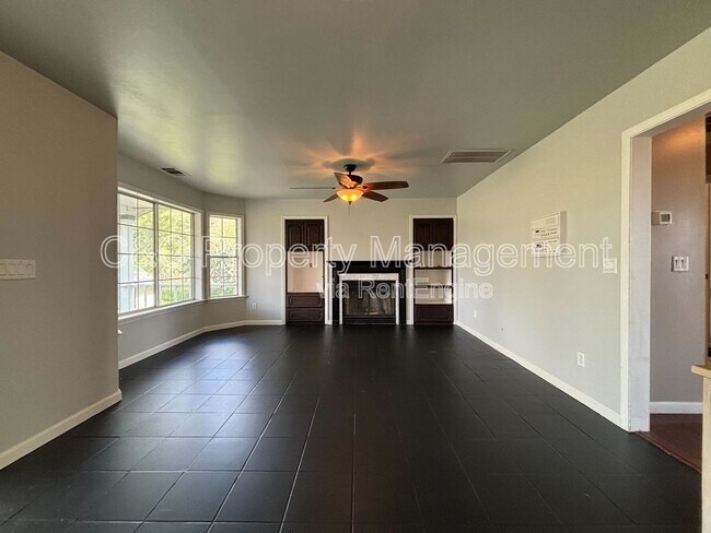 Foto del edificio - 26377 Pittman Hill Rd