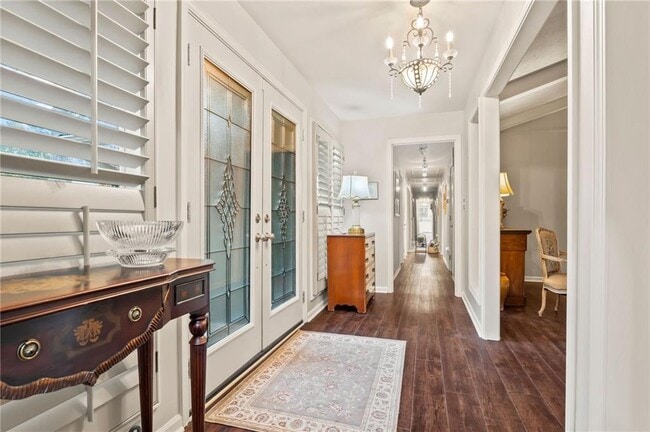 Foto del edificio - 4040 Summit Dr