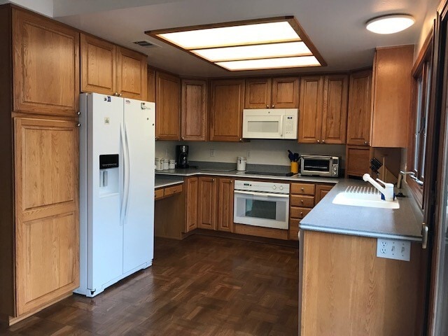 Building Photo - 2770 Caminito Cedros