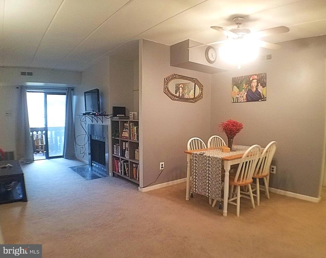 405 Shawmont Ave Unit D, Philadelphia, PA 19128 Room for Rent in