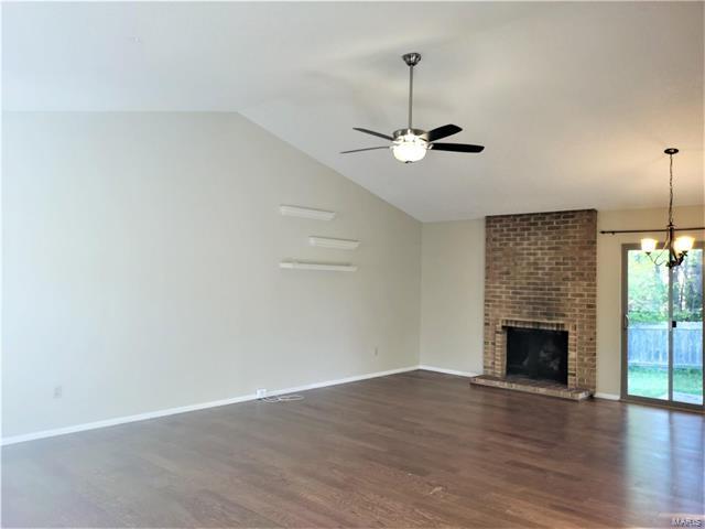 Building Photo - 914 Woodside Village Ln