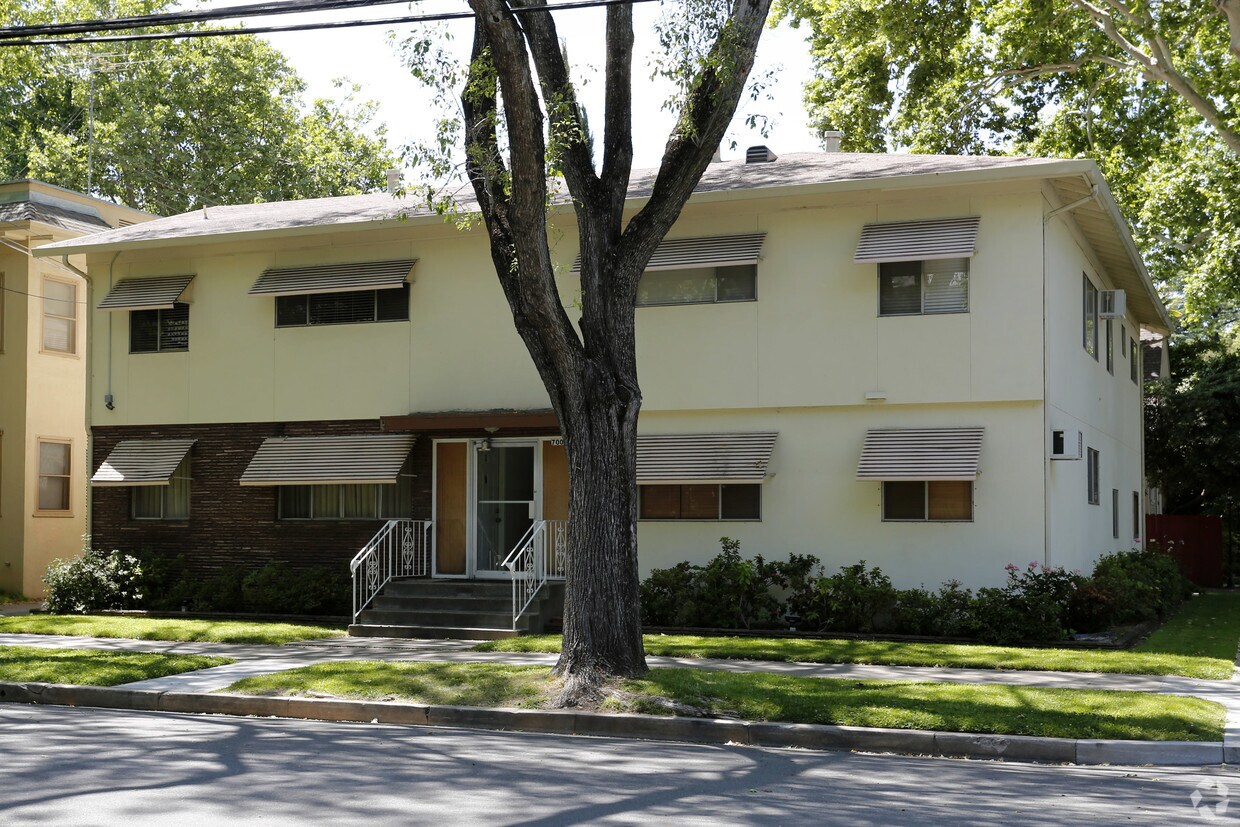 Foto del edificio - 700 24th St