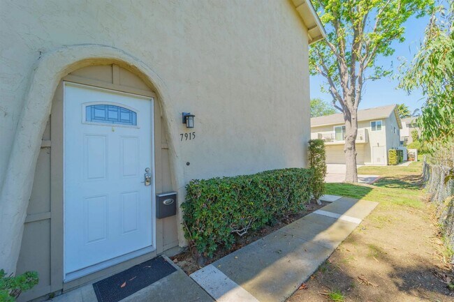 Foto del edificio - 7915 Camino Kiosco