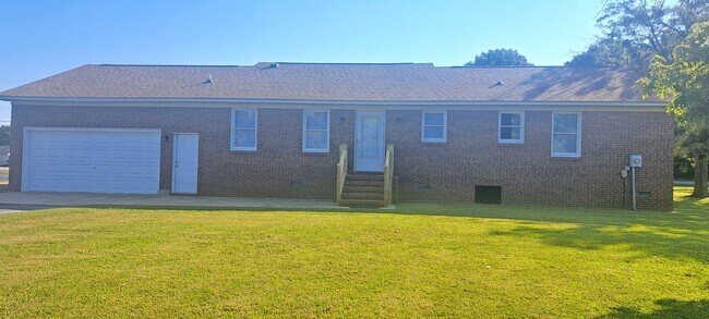 Foto del edificio - 206 Country Day Rd