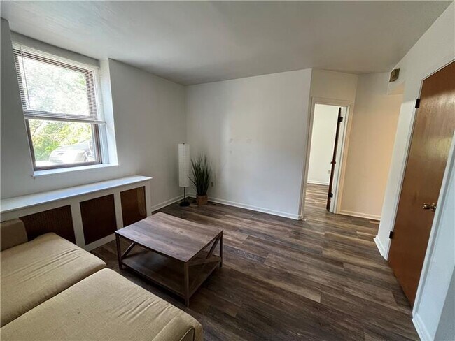 Foto del edificio - 1601 Hillsdale Ave
