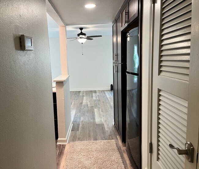 Foto del edificio - 3431 N Hills Dr