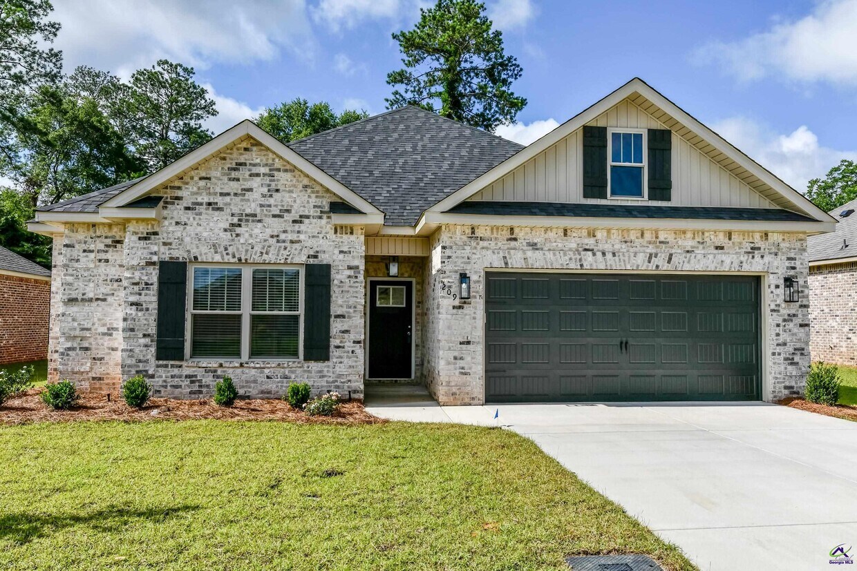 Primary Photo - 209 Willowbrook Ln