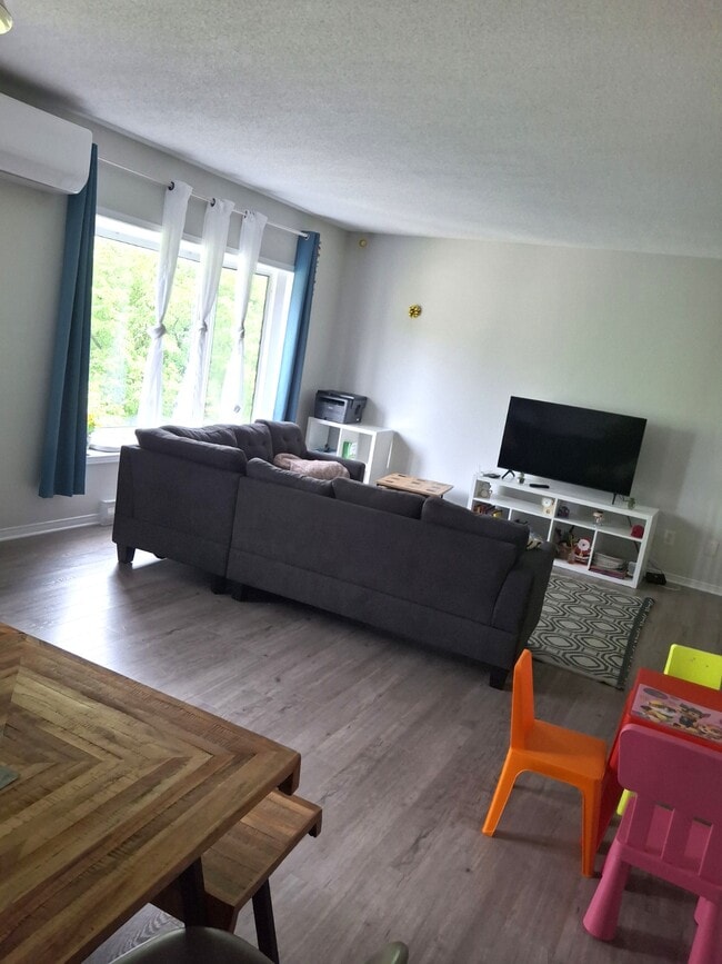 Photo du bâtiment - Grand 2 chambres + 1 stationnement inclus - Rue de la Futaie, Gatineau