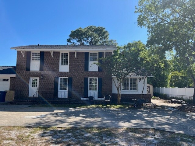 Frente de la casa - 5918 Woodside Ave