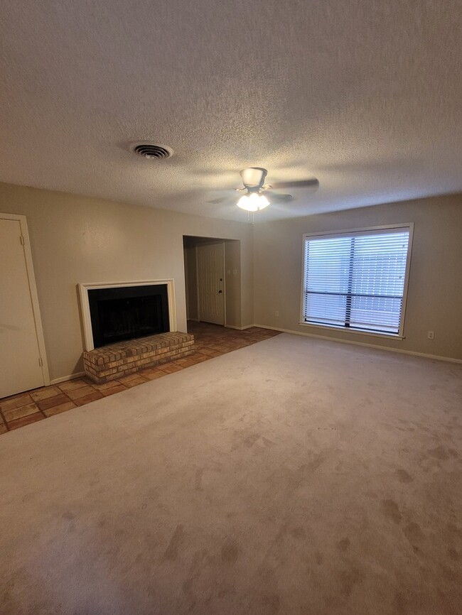 Foto del edificio - 2 bed 2 bath townhome with 1 car garage