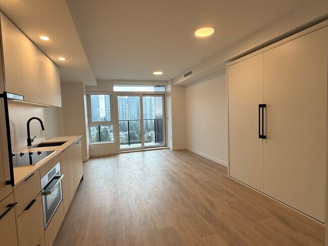 Photo du bâtiment - 13738 Central Av