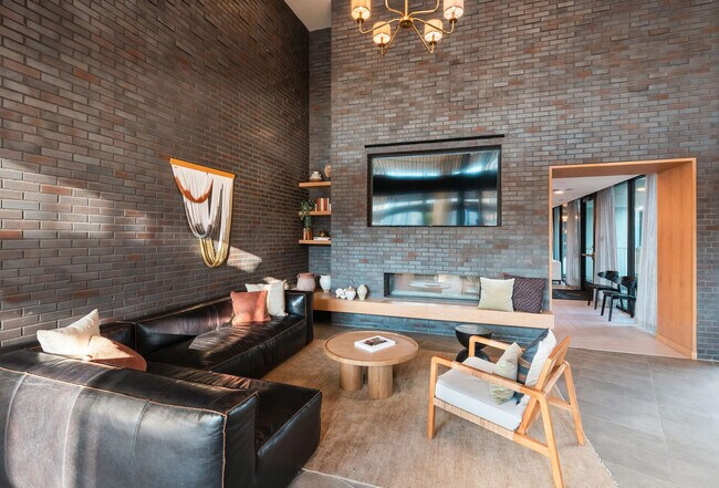Foto del edificio - 5820 1/2 Cameron Road-SI FL2-ID1303392P