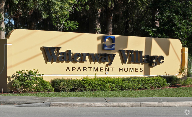 Foto del edificio - Waterway Village