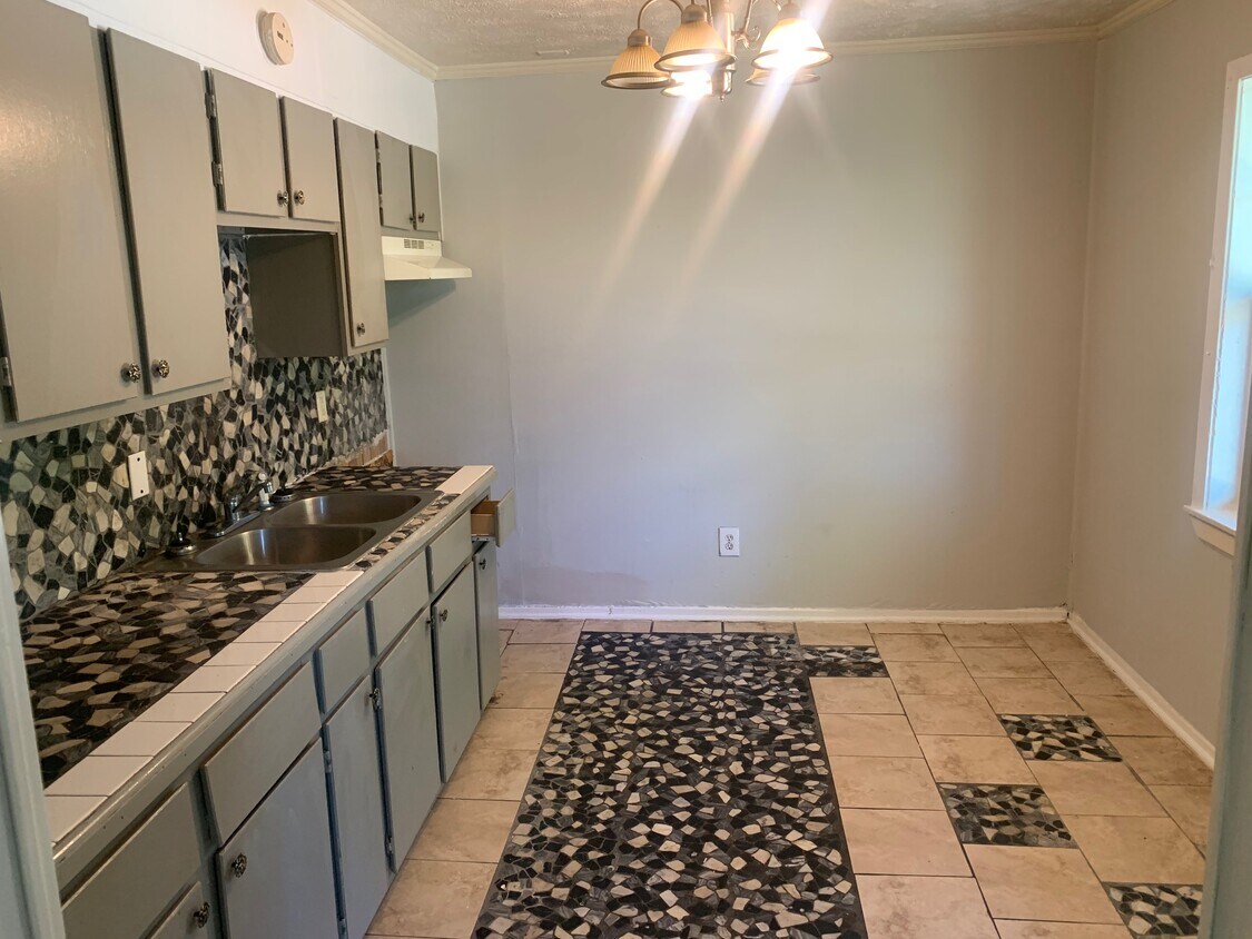 Foto principal - 1175 Eminence Row