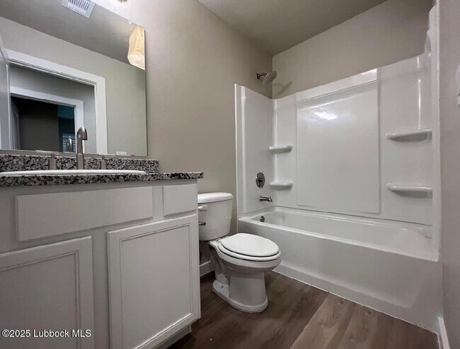 Foto del edificio - 409 E 21st St