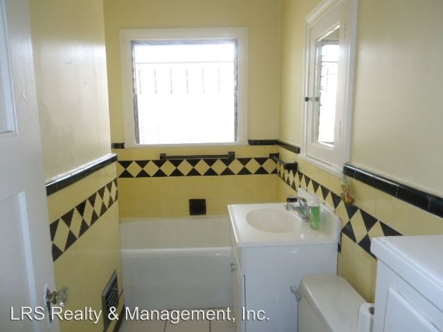 Foto del edificio - 326-328 N Curson Ave