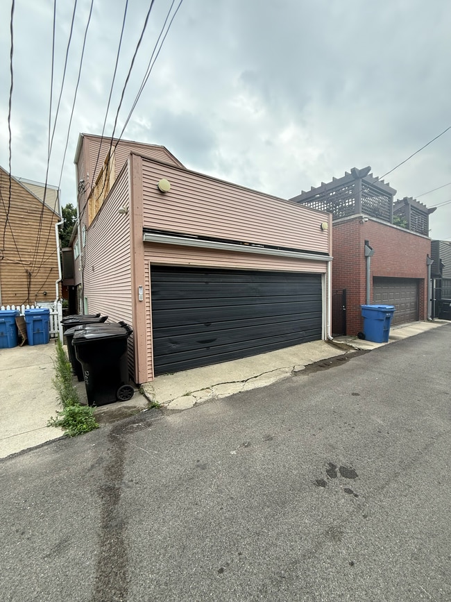 Building Photo - 2016 W Charleston St