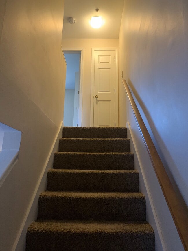 24 Hillside Dr, Dover, NH 03820 Townhome Rentals in Dover NH