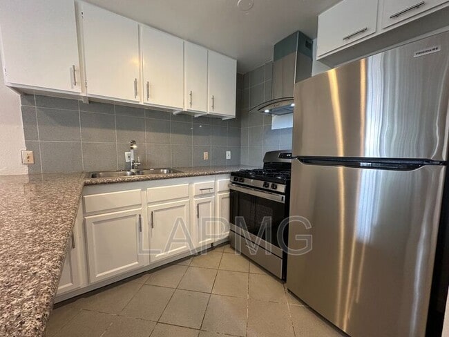 Building Photo - 5440-5442 Lemon Grove Ave