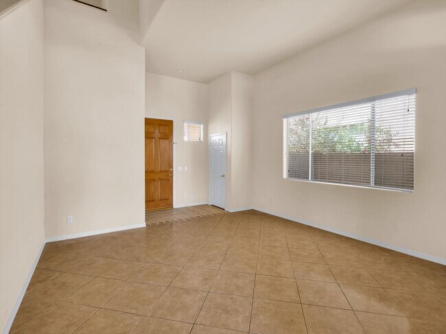 Building Photo - stunning 4-bedroom, 2-bathroom home