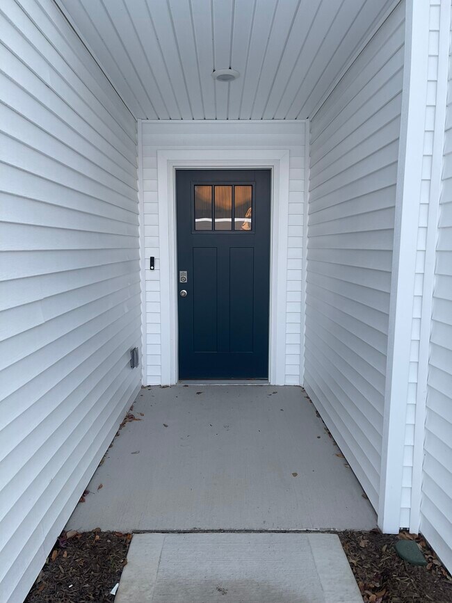 Building Photo - 4521 SE Ember Ln