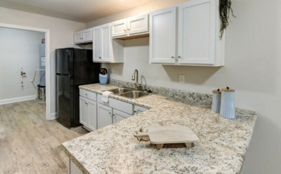 Foto del edificio - Inquire today on how to get FREE rent!