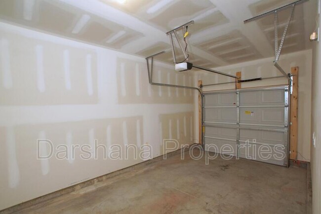Building Photo - 48 S Grey Abbey Dr
