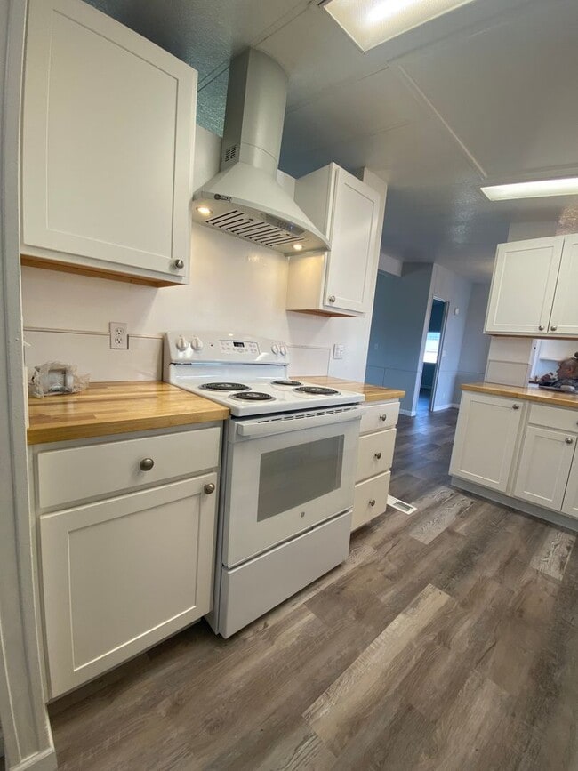 Building Photo - Updated 3 bedroom 2 bath home in Dallesport.