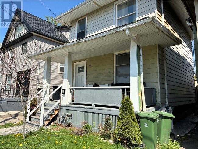 Building Photo - 211 Dundurn St S