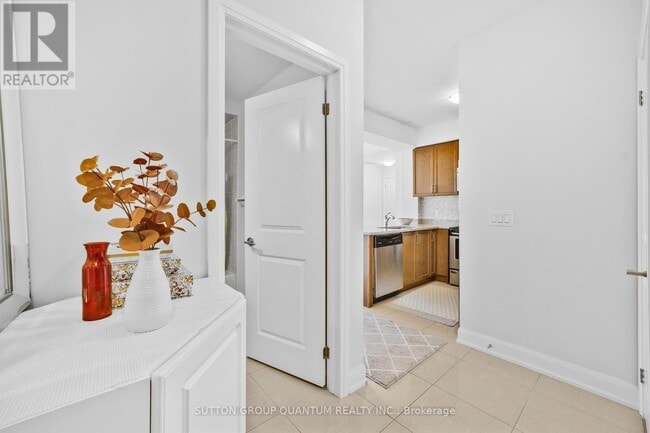 Building Photo - 275-275 Roxton Rd