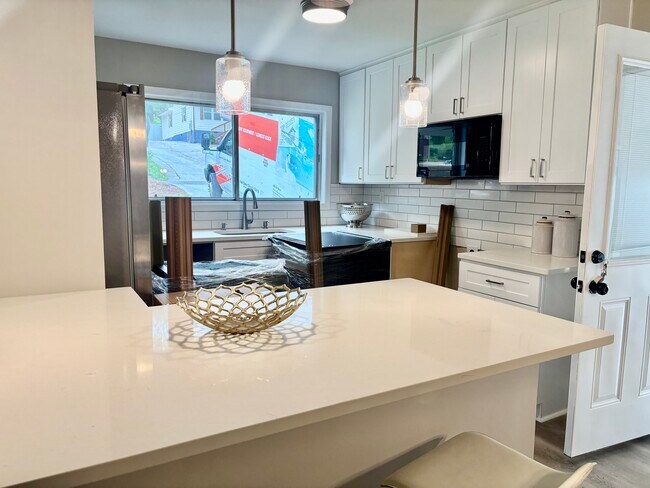 Foto del edificio - 493 Woods Dr NW
