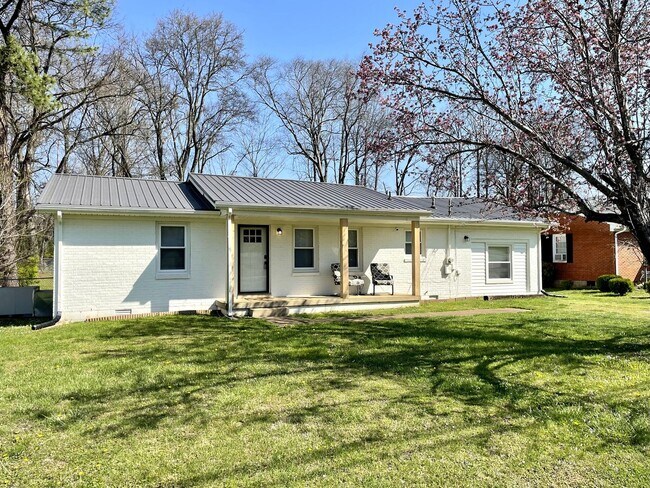 Building Photo - 214 Chapman Ln