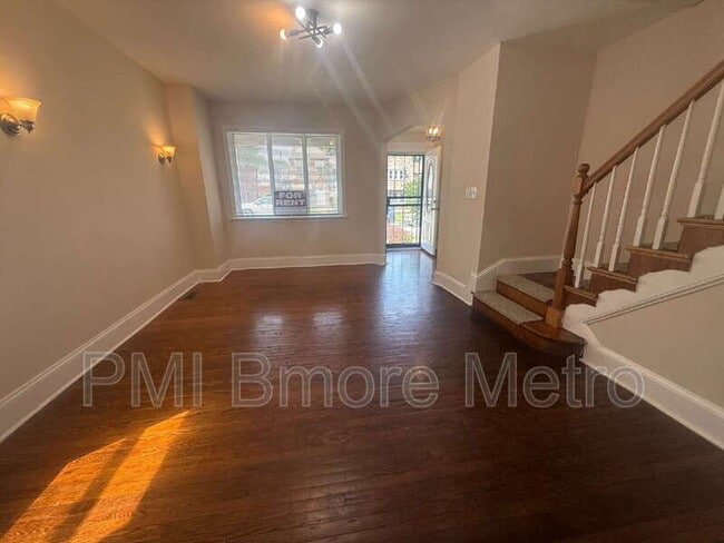 Foto del edificio - 519 E Cold Spring Ln
