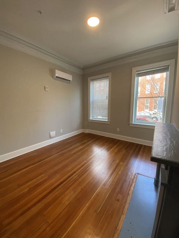 Building Photo - 911 S Ellwood Ave