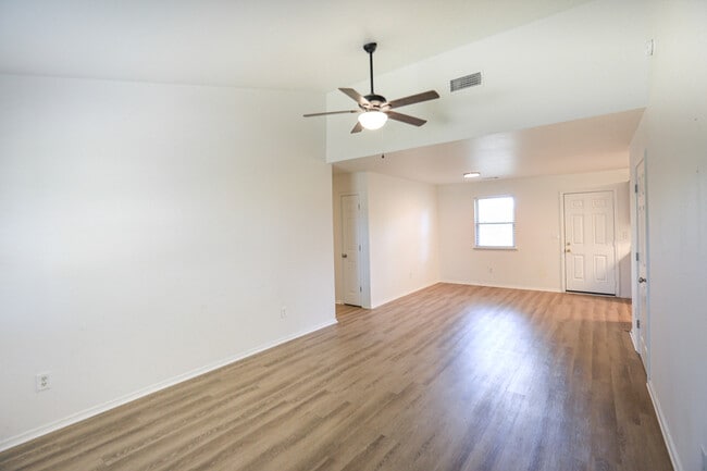 Foto del edificio - 2304 W Spruce St
