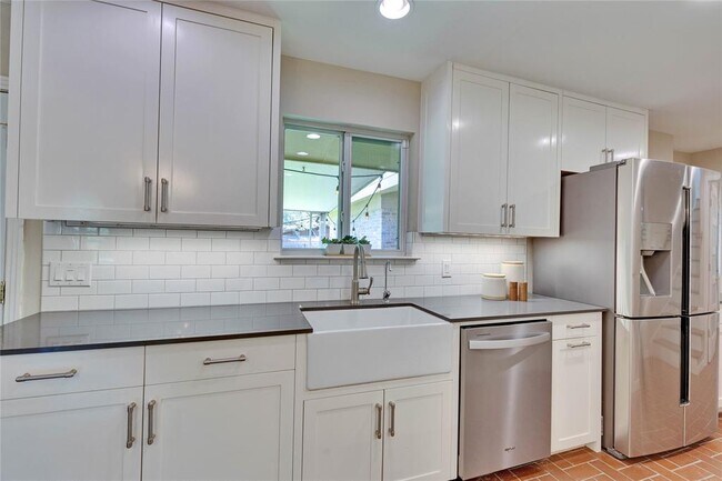Foto del edificio - 2905 Greenlawn Pkwy