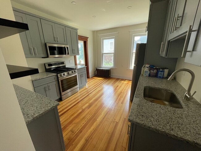 Building Photo - 24 Winthrop Ter