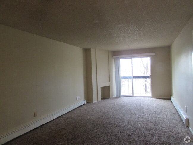 Building Photo - 3146 Lakeside Dr