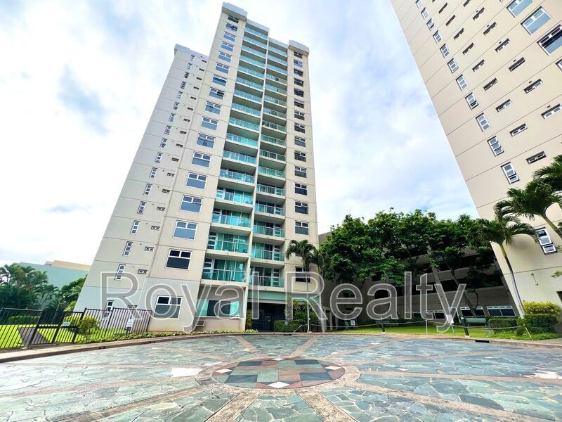 Foto principal - 1448 Young St