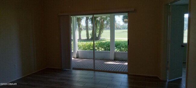 Foto del edificio - 137 Grand Oaks Cir